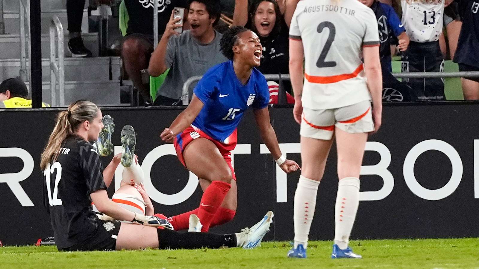 技場附近丰 技場附近丰